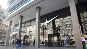 Nike obre botiga a l’edifici de l’antic El Corte Inglés