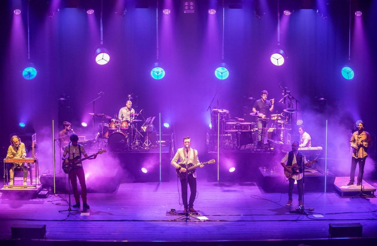 "Great Straits", en uno de sus espectáculos.