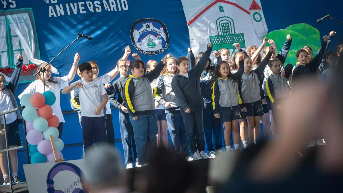 El barrio de García Escámez celebra el ochenta aniversario de su colegio
