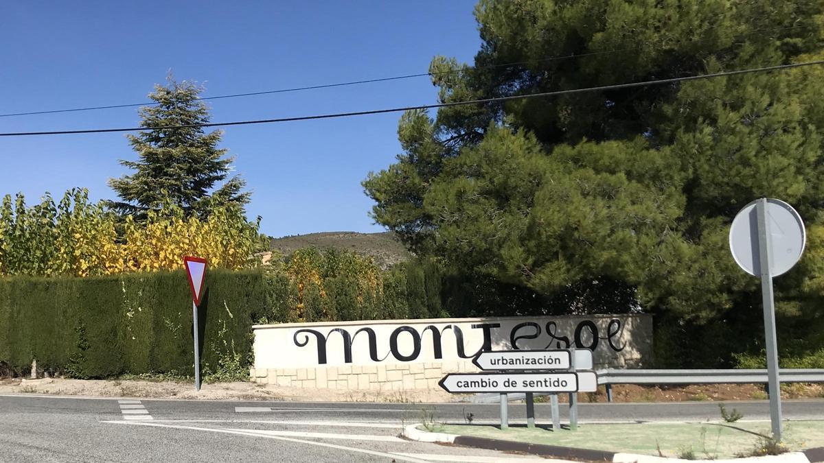 Entrada a la urbanización Montesol de Alcoy.