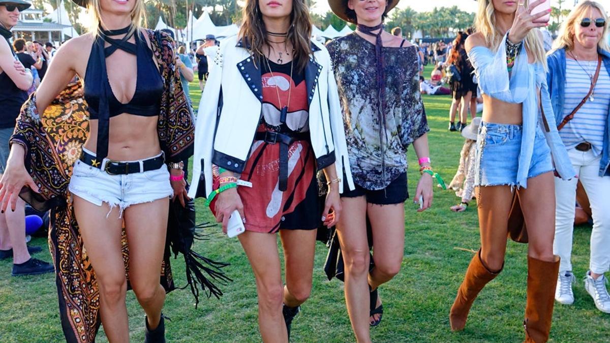 Alessandra Ambrosio y amigas en Coachella