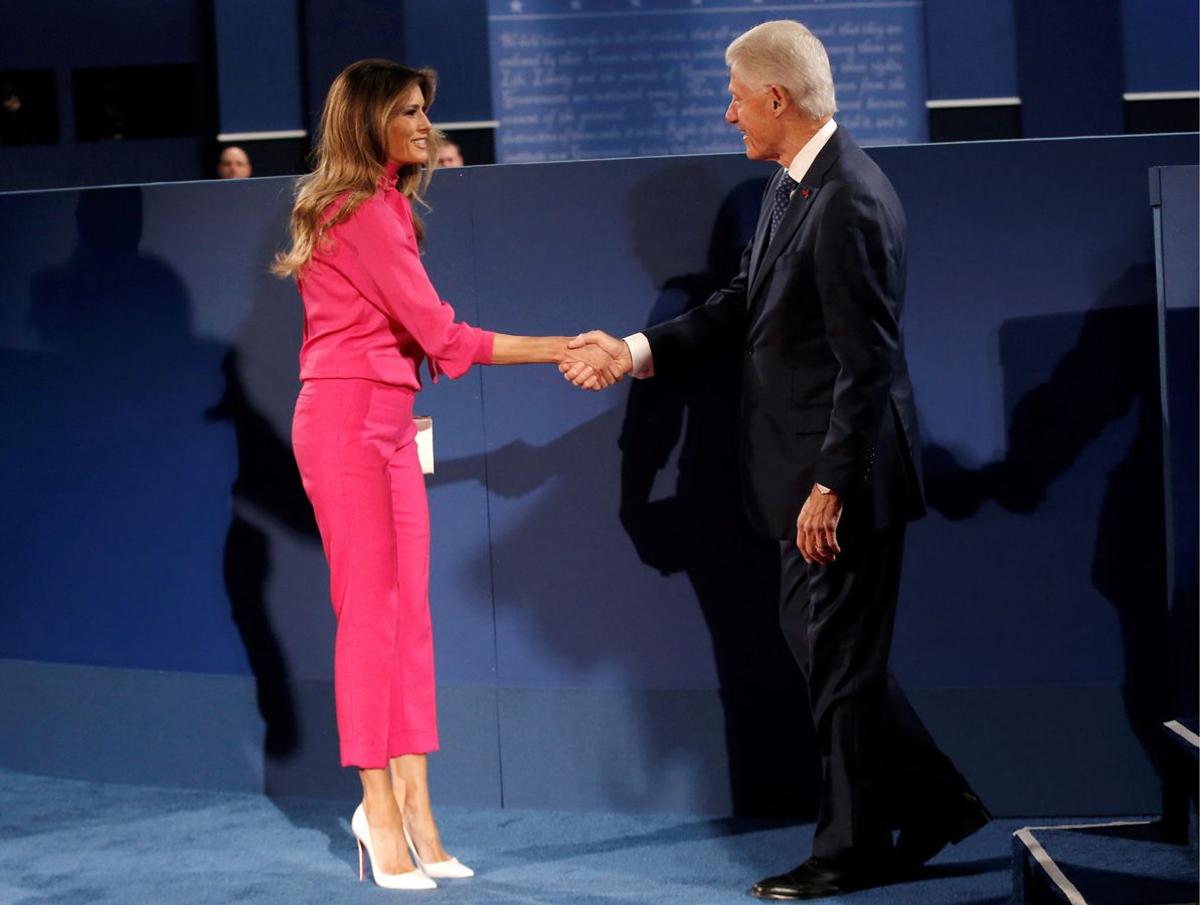 Melania Trump con conjunto en color fucsia