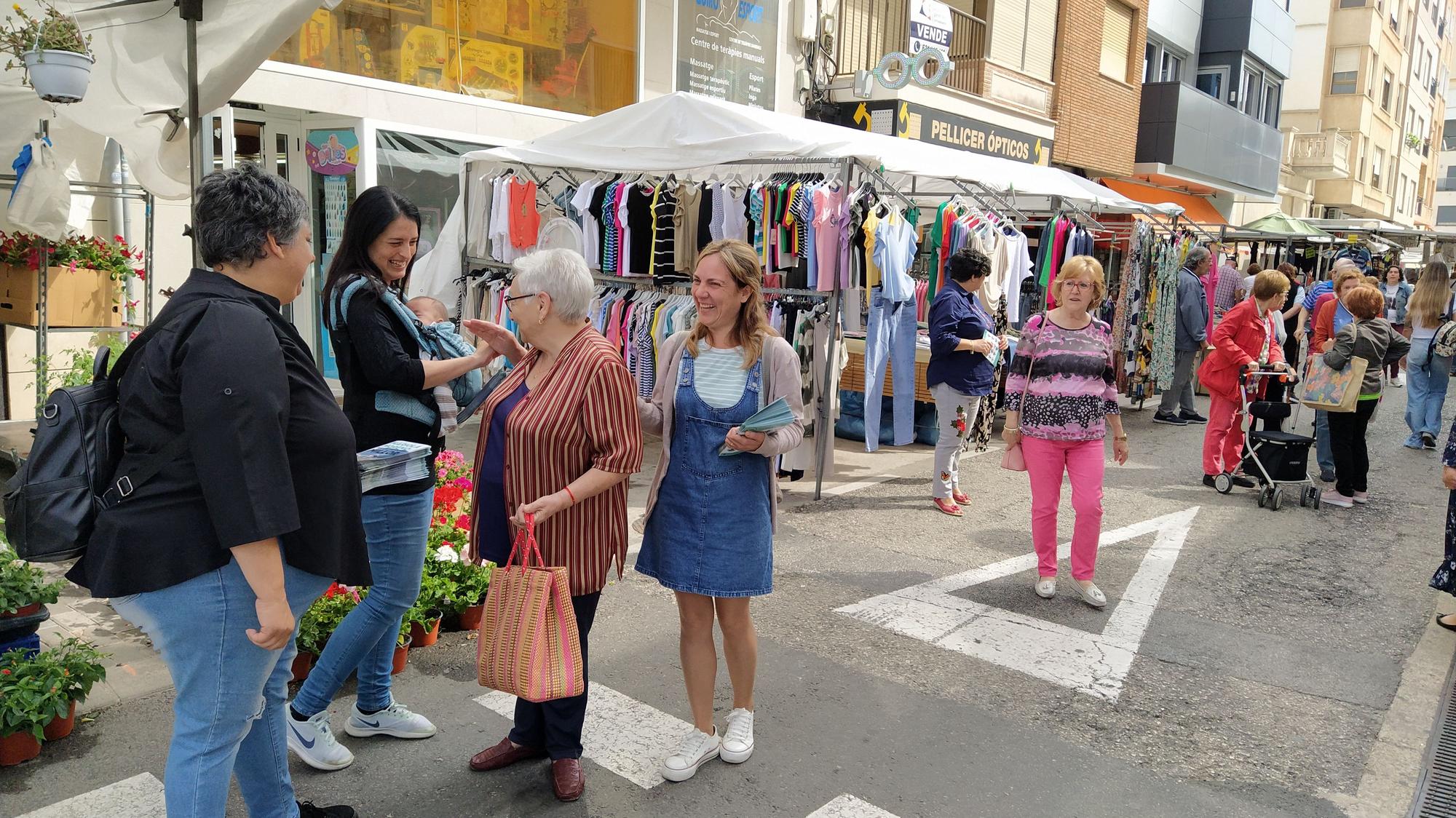 La campaña de los partidos de Tavernes en el mercadillo