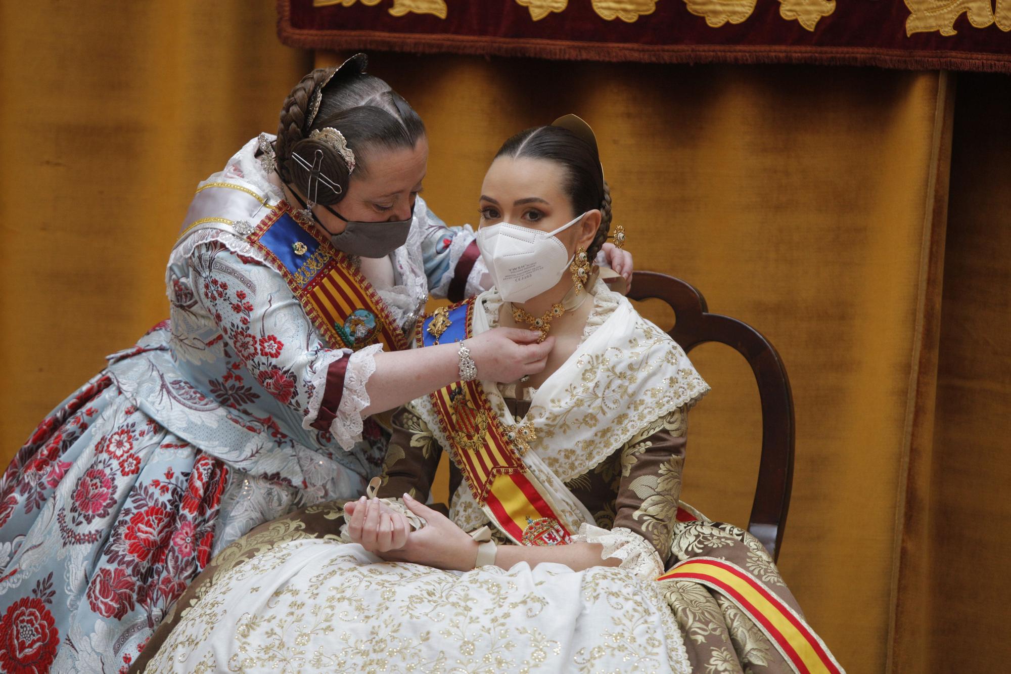 Sábado de Fallas en abril para Consuelo Llobell y la corte