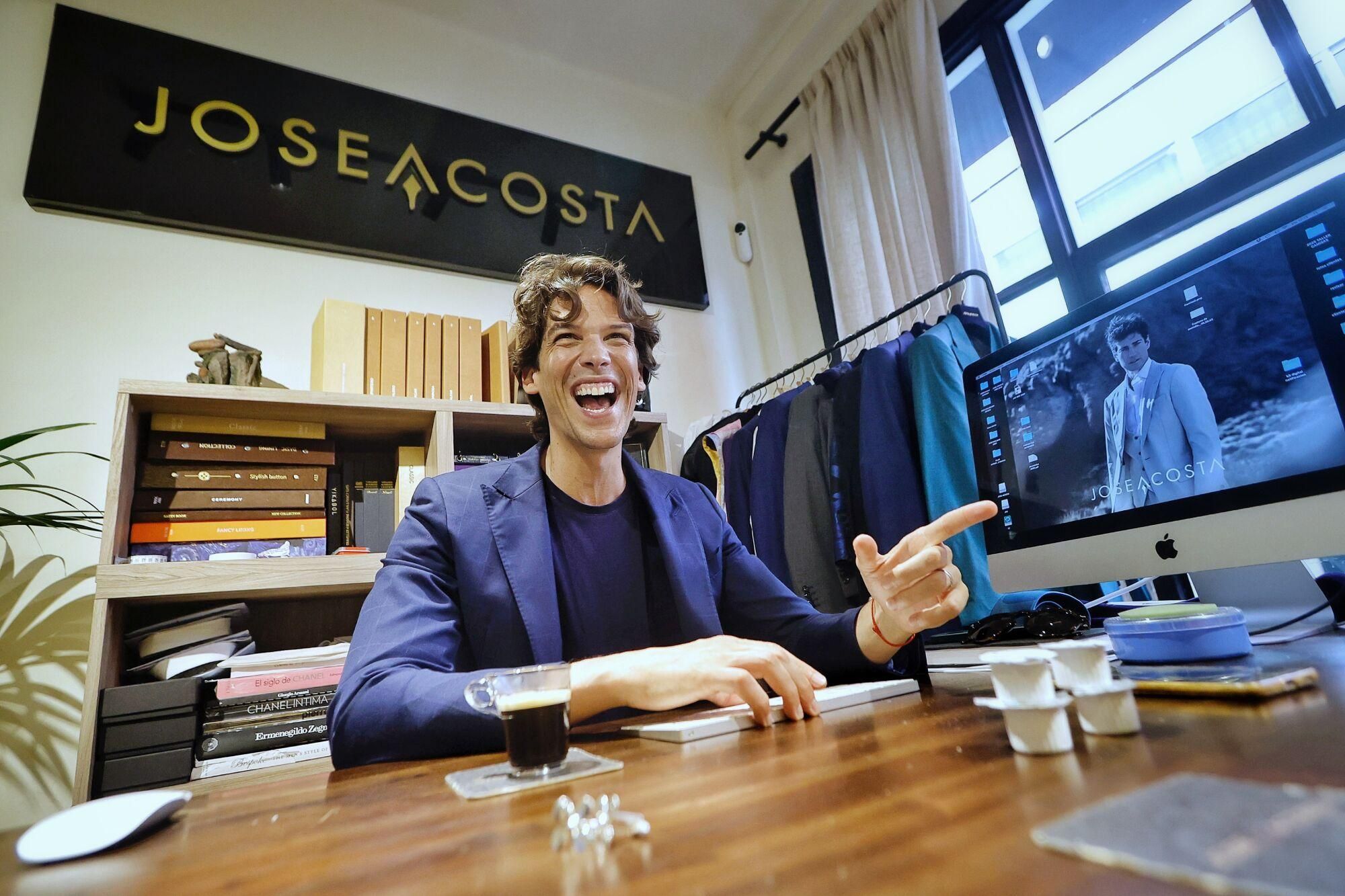 El diseñador tinerfeño José Acosta