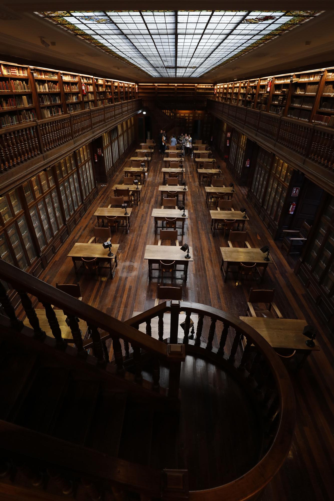 EN IMÁGENES: Los tesoros de la Universidad de Oviedo salen a la luz