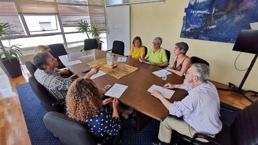 Reunión del gobierno de Cangas. // Santos Álvarez