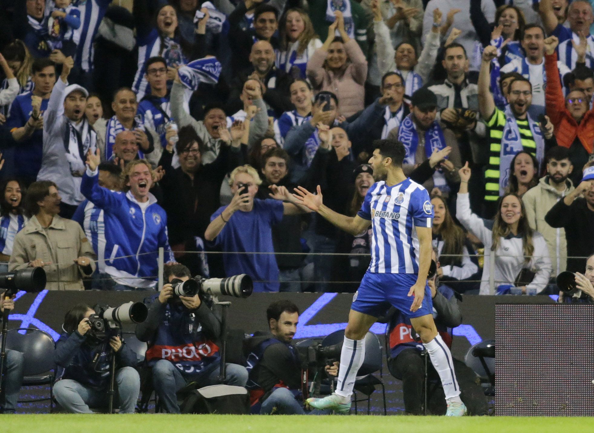 Champions League - Group B - FC Porto v Atletico Madrid