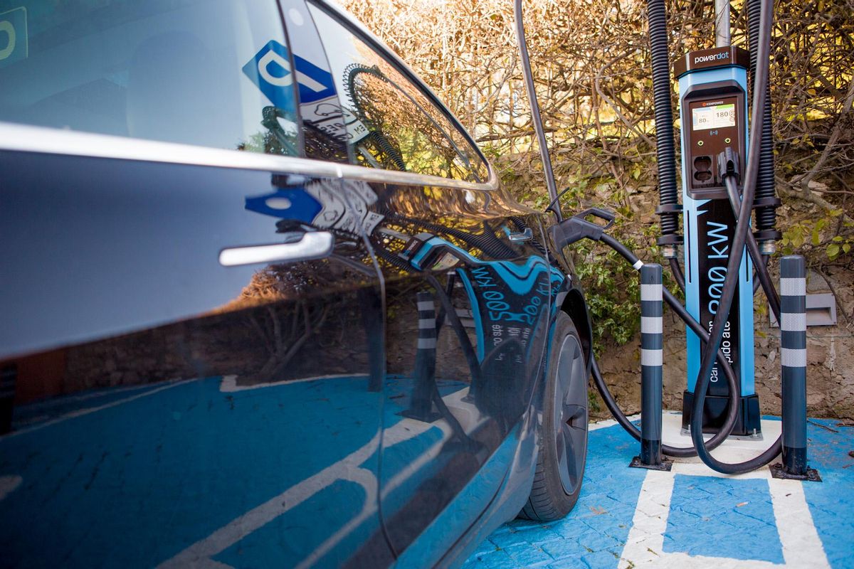 Powerdot inverteix més d’11 milions en recàrrega a Catalunya Powerdot inverteix més d’11 milions en recàrrega a Catalunya
