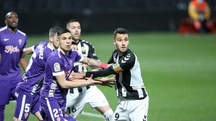 El nuevo Castellón de Garrido se estrena con una victoria de oro ante el Sporting (2-0)