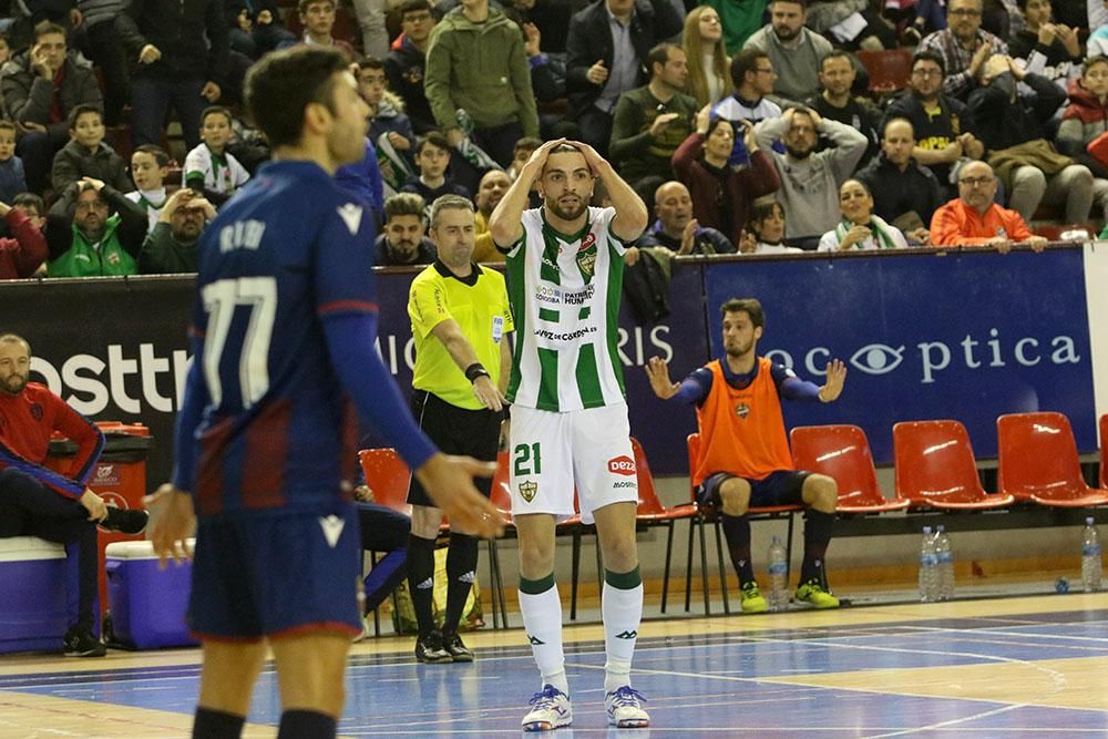 Imágenes del partido Córdoba Patrimonio-Levante, de Fútbol Sala