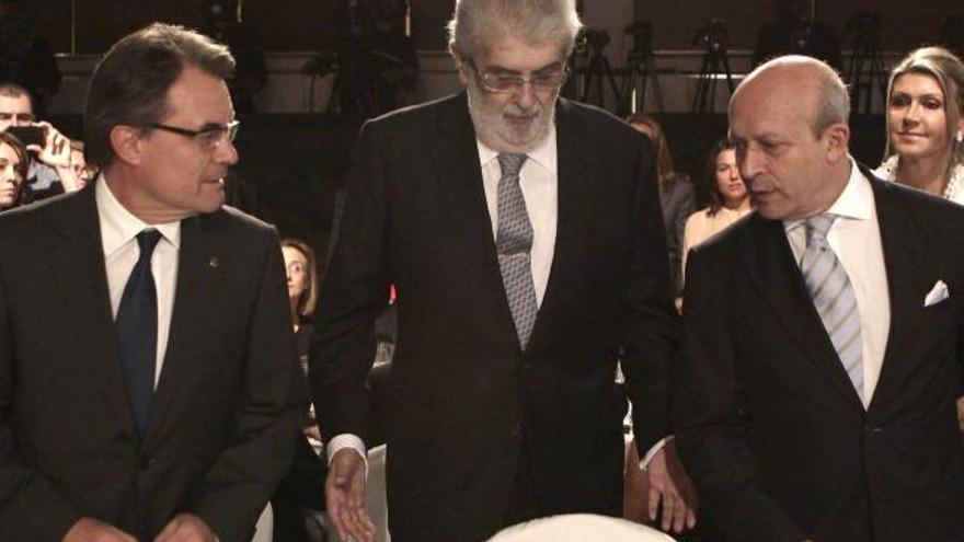 José Manuel Lara, Artur Mas, Lorenzo Silva e Ignacio Wert, anoche, en Barcelona.