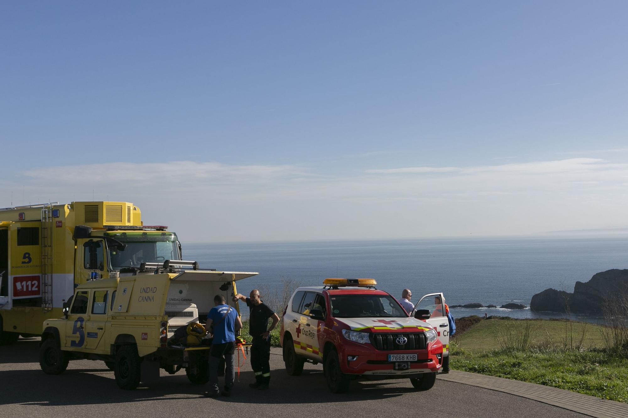 EN IMÁGENES: Operativo de búsqueda de una joven gijonesa en el entorno del cabo Peñas