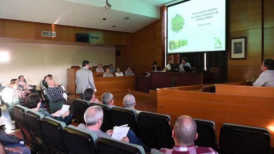 Consejo vecinal celebrado ayer en Arteixo.