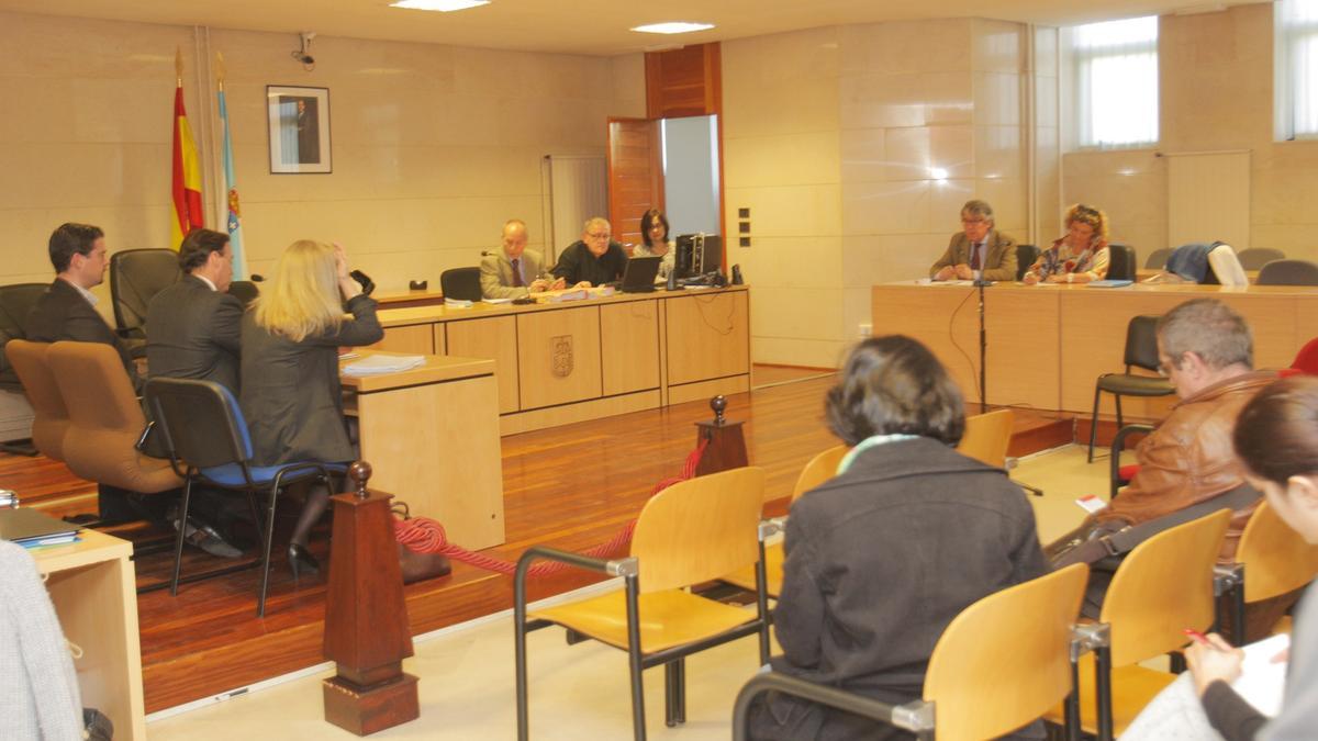 Inicio del sorteo informático en los juzgados de Santiago para formar parte del jurado popular para decidir sobre la culpabilidad de Rosario Porto y Alfonso Basterra