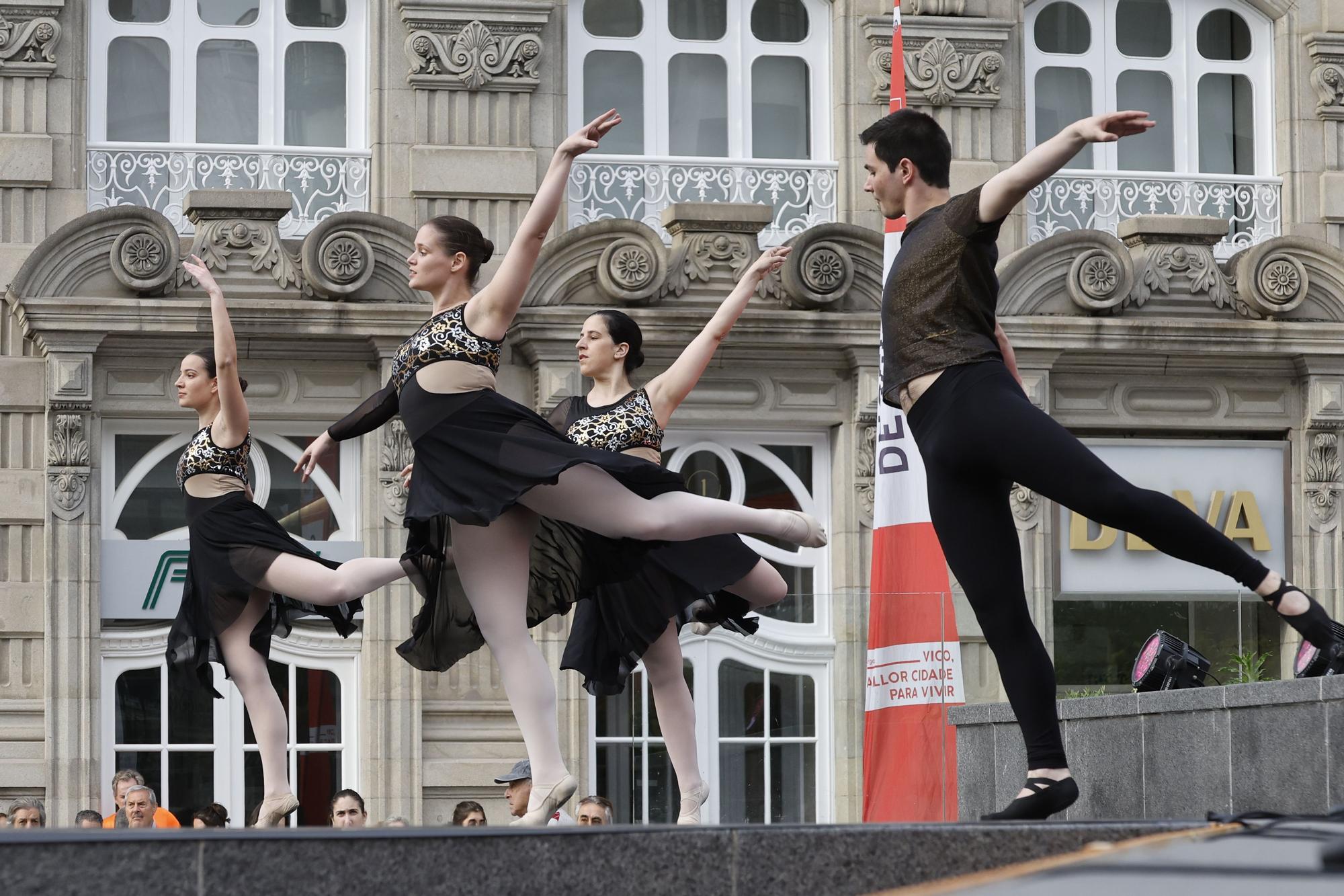 La ciudad se entrega a la música y la danza