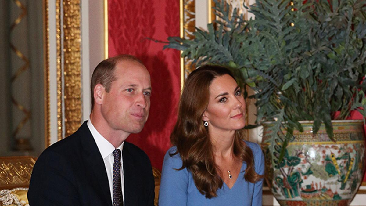 Kate Middleton con vestido azul de Emilia Wickstead