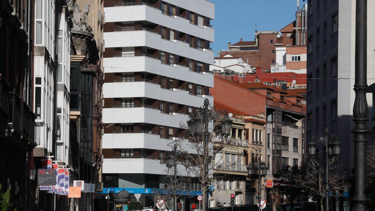 El mercado de habitaciones de Avilés se calienta con la llegada de los universitarios