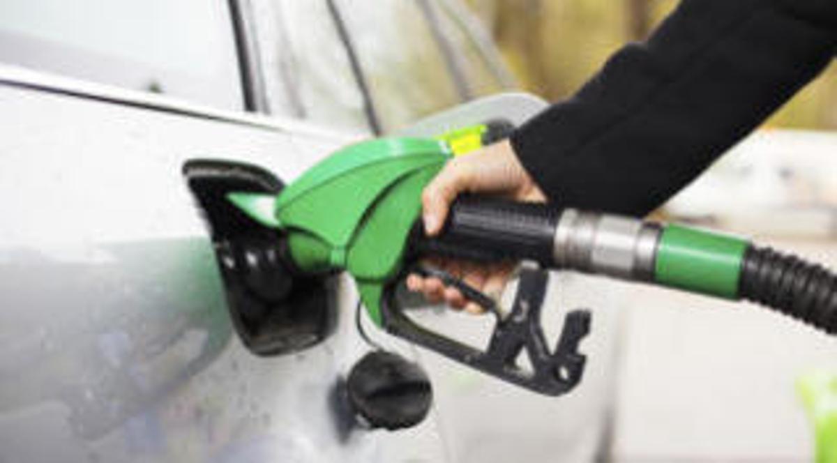 Com estalviar benzina mentre condueixes?