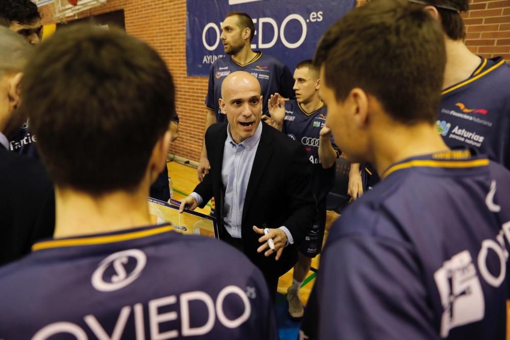 El partido entre el Oviedo Baloncesto y el Huesca, en imágenes