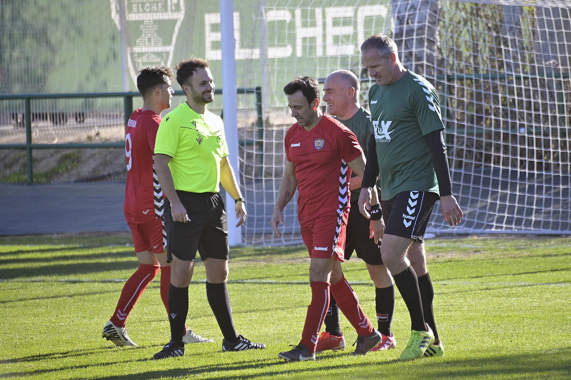 Partido de futbol benefico populares informadores