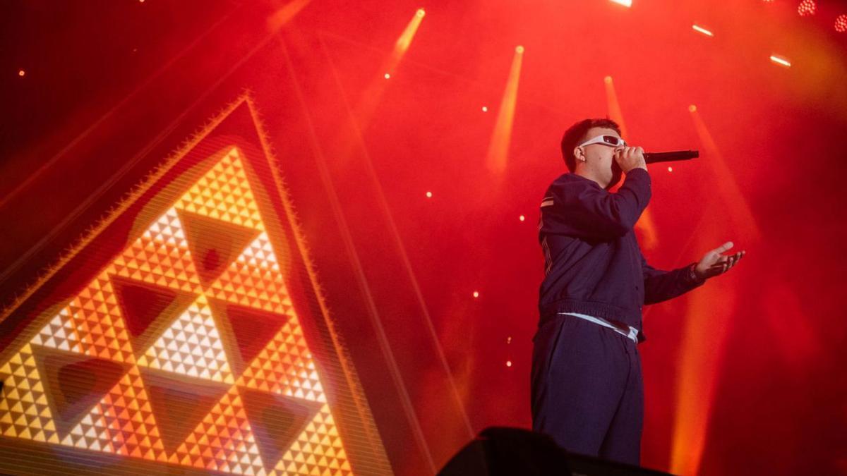 El cantante canario Quevedo durante su concierto de final de gira en España, en Arona.