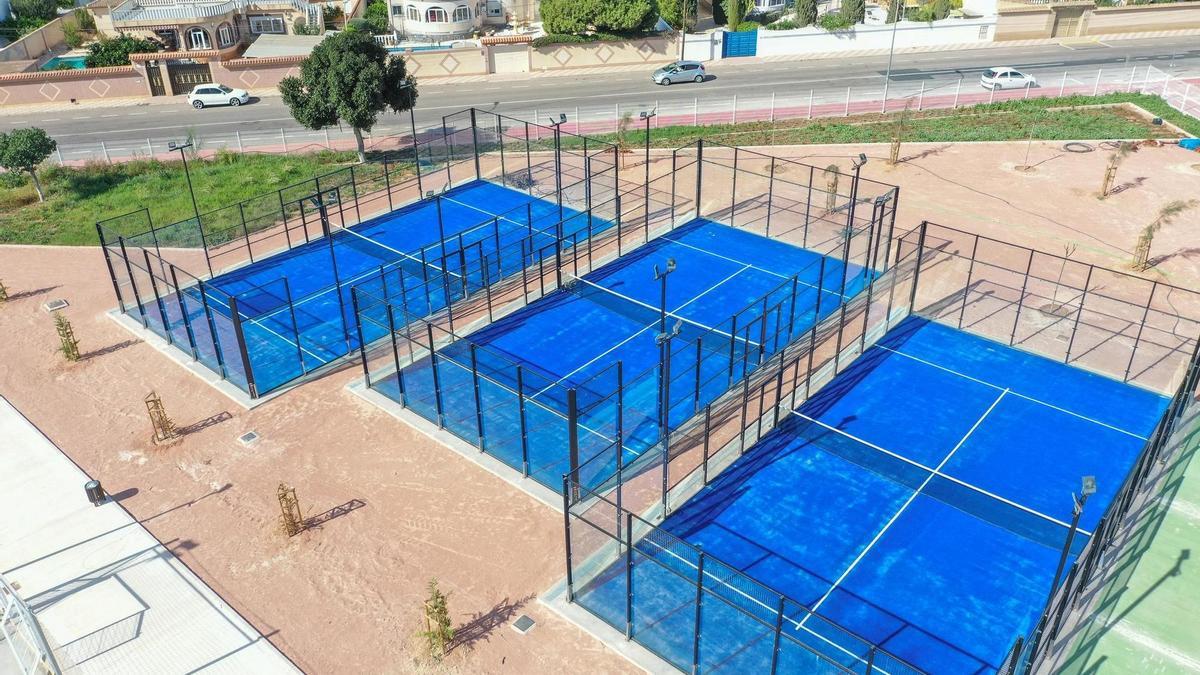 Pistas de padel cuya gestión y explotación será concesionada a una empresa junto al kiosco en el parque de La Siesta