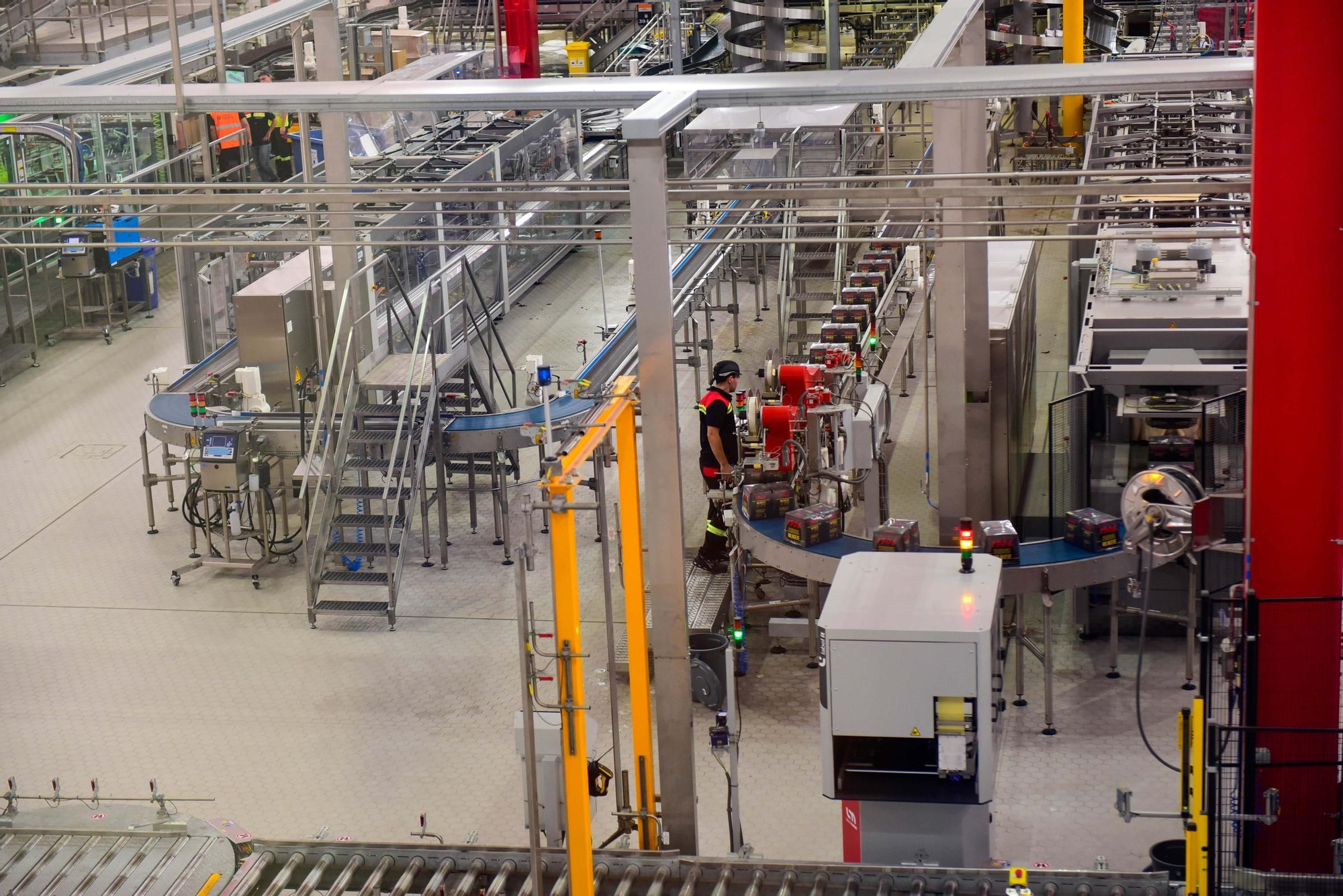 Estrella Galicia estrena 'cocina': visita a las instalaciones de la nueva fábrica en Morás