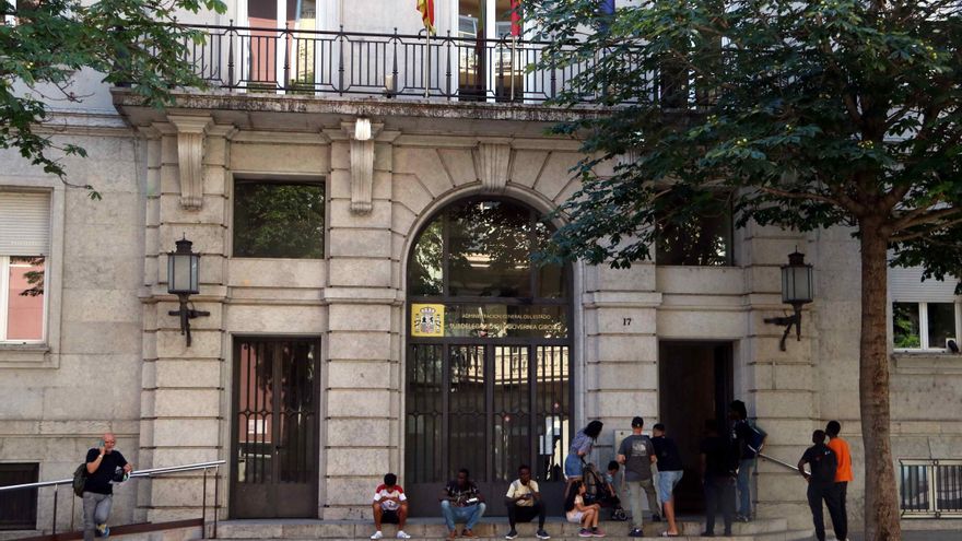 Alerten que l&#039;oficina d&#039;estrangeria de Girona &quot;farà fallida&quot; si no s&#039;incorpora més personal