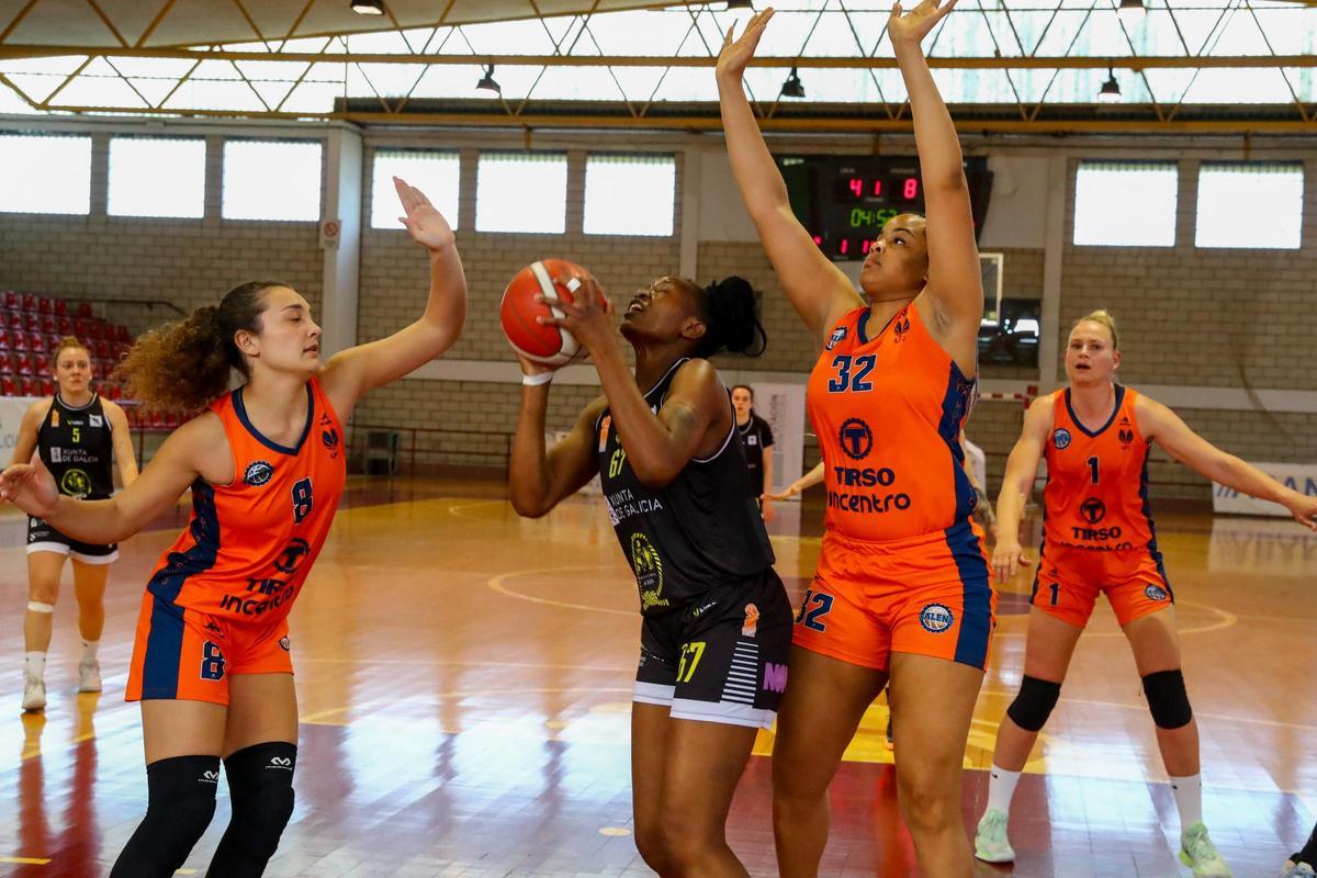 Las imágenes de la emotiva despedida del baloncesto de Sara Gómez