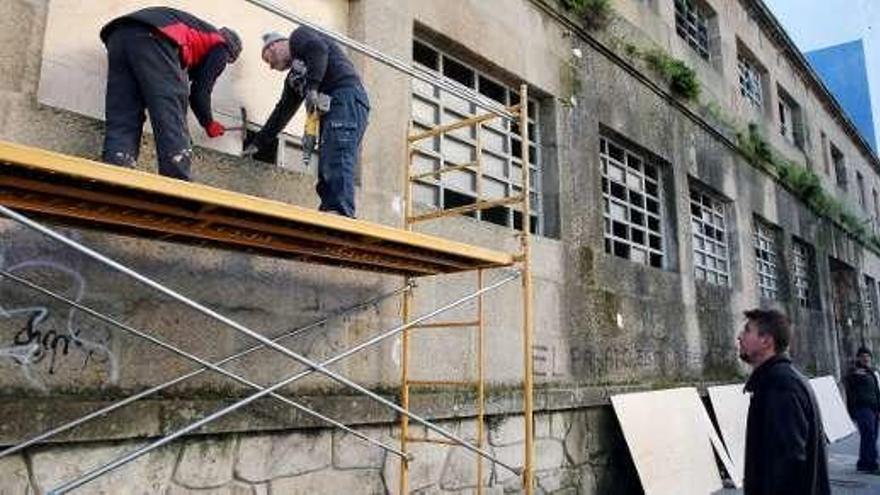 Tapian una de las naves de Jacinto Benavente