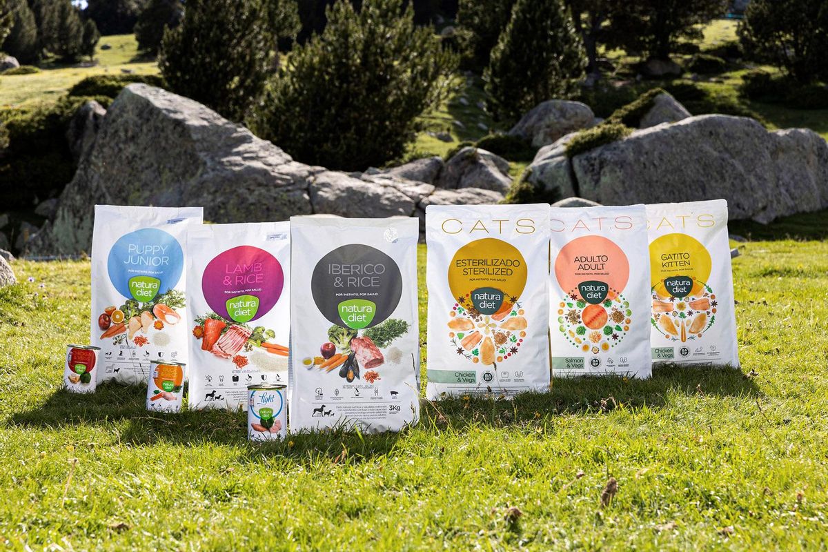 Gama de productos Natura Diet para perros y gatos.