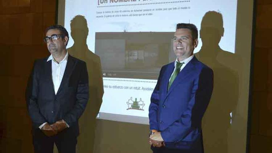 Antonio García y Enrique Prieto presentan la campaña.