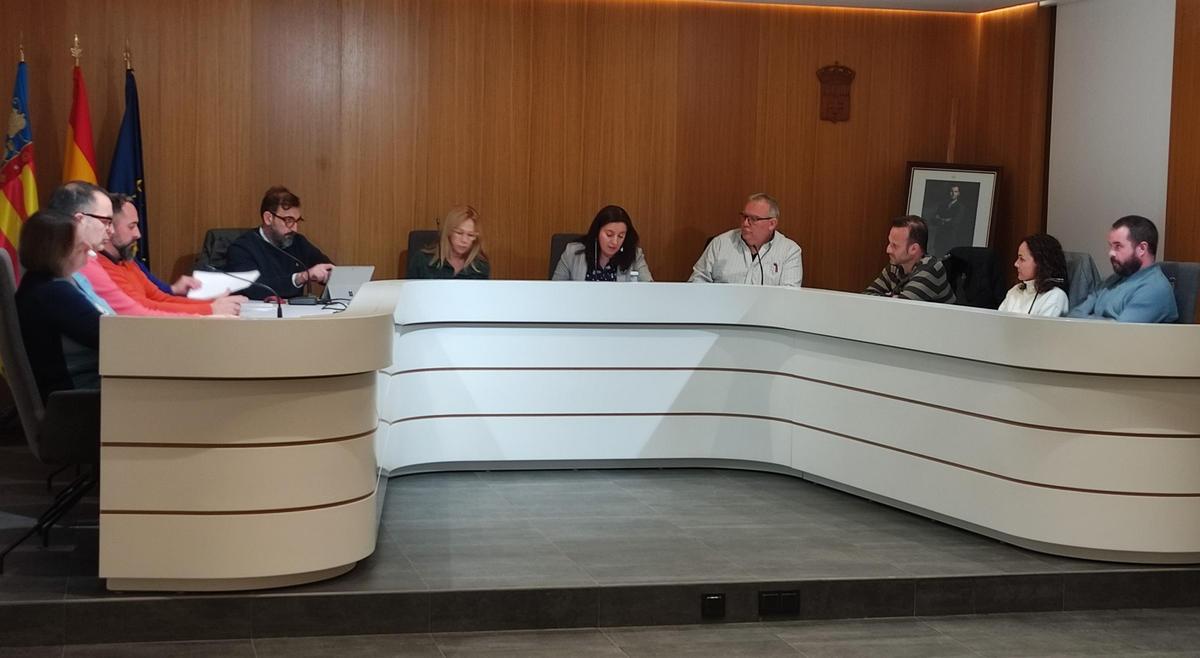 Pleno extraordinario del Ayuntamiento de Faura.