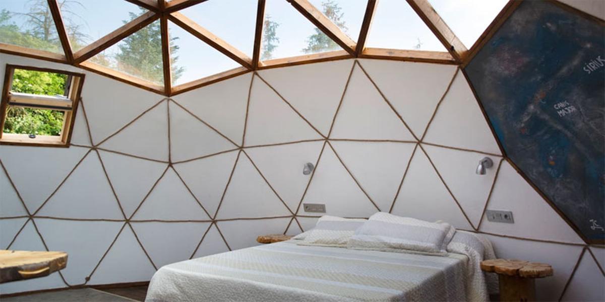 Dormir en este iglú de madera es todo un privilegio para aquellos amantes de la naturaleza que quieran practicar glamping