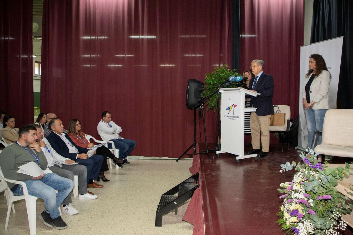 Apertura institucional del tercer Encuentro Empresarial IES Nuevas Poblaciones de La Carlota.