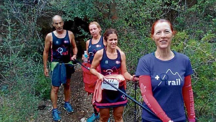 La atleta invidente Maricarmen Soler contó con el apoyo de sus guías, Félix y Tere.