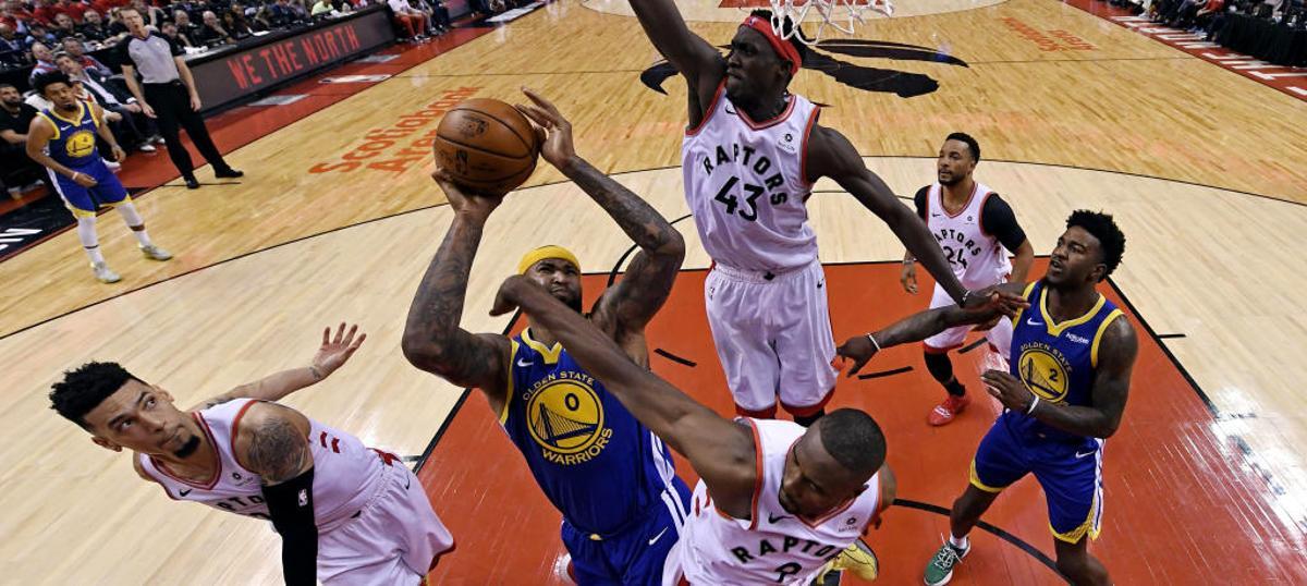 Los Warriors se imponen a los Raptors (105-106).