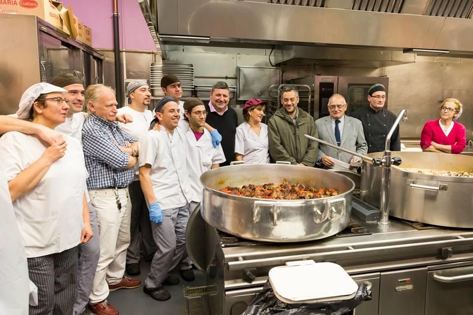 El alcalde visita la Cocina Económica en Navidad