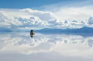 El espejo natural más grande del mundo está en el altiplano boliviano