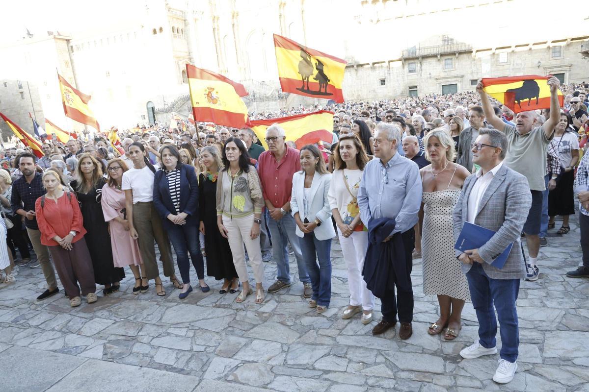 Cientos de personas se movilizan en Santiago para mostrar su apoyo a Ceuta Cientos de personas se movilizan en Santiago para mostrar su apoyo a Ceuta