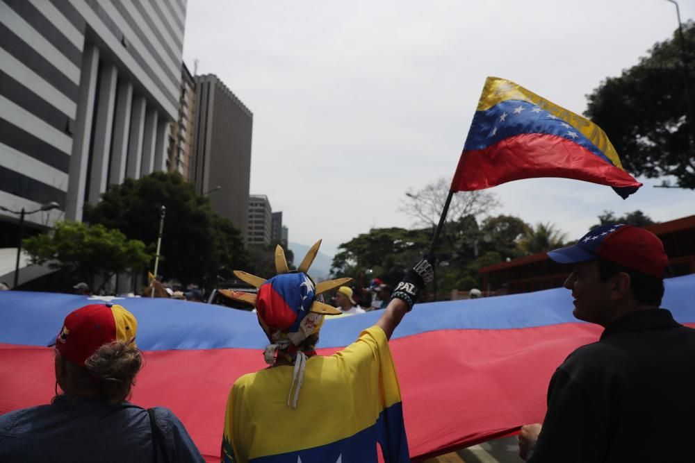 Venezolanos vuelven a las calles tras efímero ...