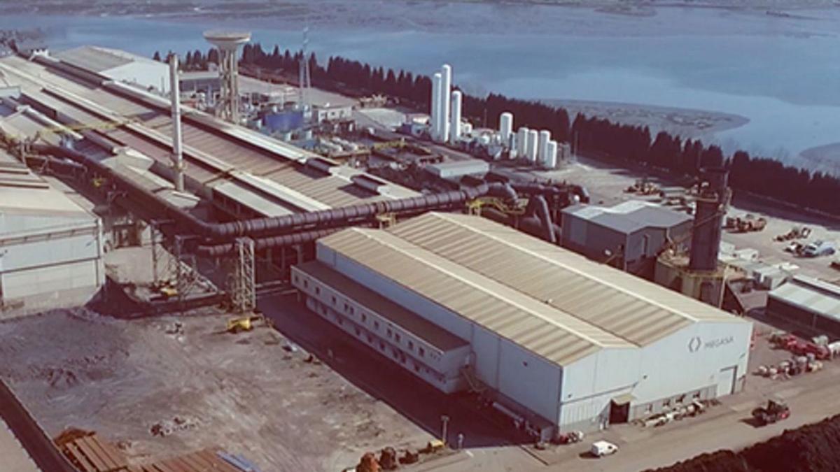 Vista aérea de la planta siderúrgica de Megasa en Narón. |   // L.O.