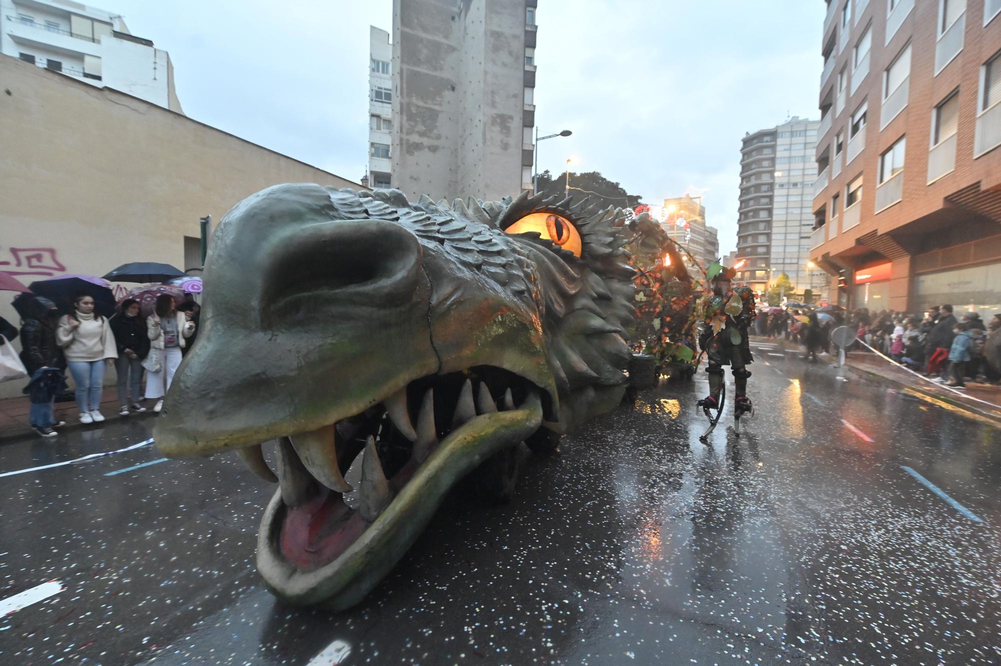 Teatro y música en el desfile de animación de la Magdalena