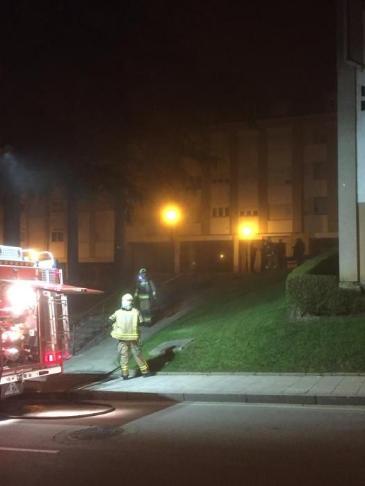 Incendio en la cocina de una vivienda en San Claudio (Oviedo)