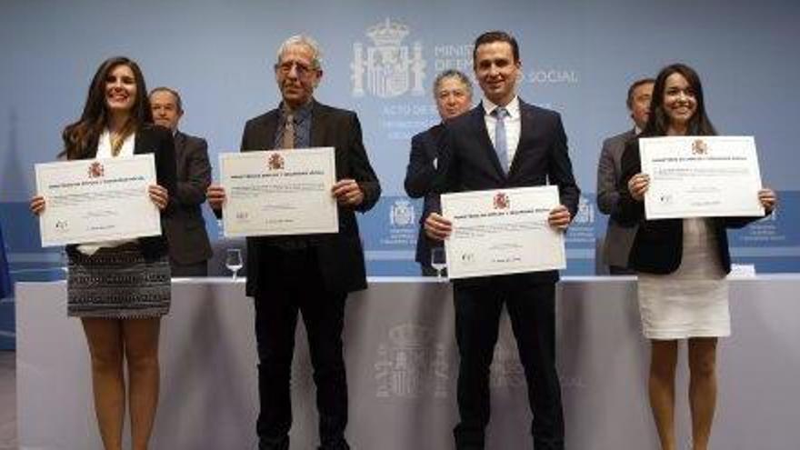 Anabel Robles Mariscal (a la derecha), en la entrega de diplomas celebrada en Madrid.