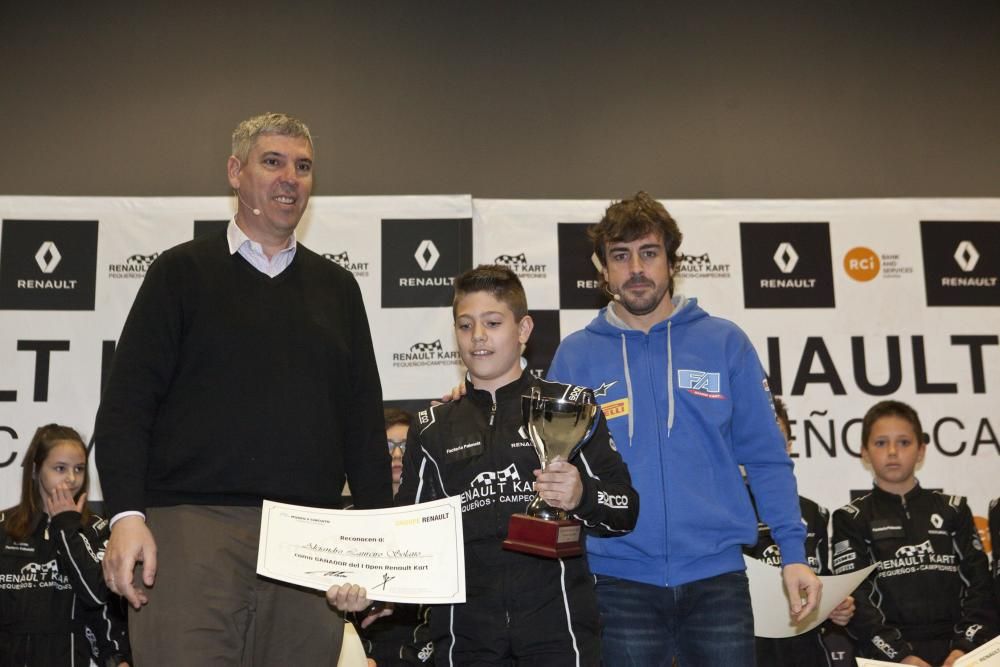 Fernando Alonso entrega los premios Reanult Kart