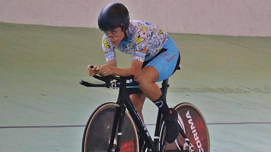 Francesc Bennàssar, Marc Terrasa y Ainhoa Moreno preparan el Europeo de ciclismo en pista