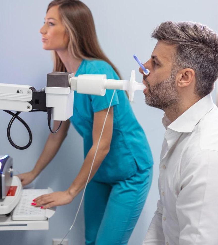 ¿Qué es una espirometría, cómo se sopla y por qué deberíamos hacerla con más frecuencia?