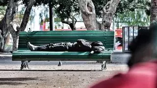 A la espera de autorización judicial para prestar ayudar a los 27 sintecho que deambulan por Santa Cruz